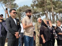 Azerbaijani people pay tribute to Second Karabakh War martyrs (PHOTO)