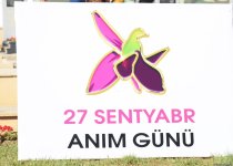 Azerbaijani people pay tribute to Second Karabakh War martyrs (PHOTO)