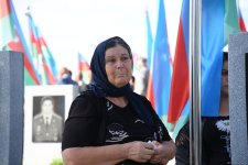 Azerbaijani people pay tribute to Second Karabakh War martyrs (PHOTO)