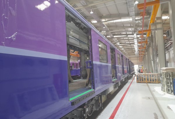 Azerbaijani media reps get first look at Baku's new metro trains (PHOTO)