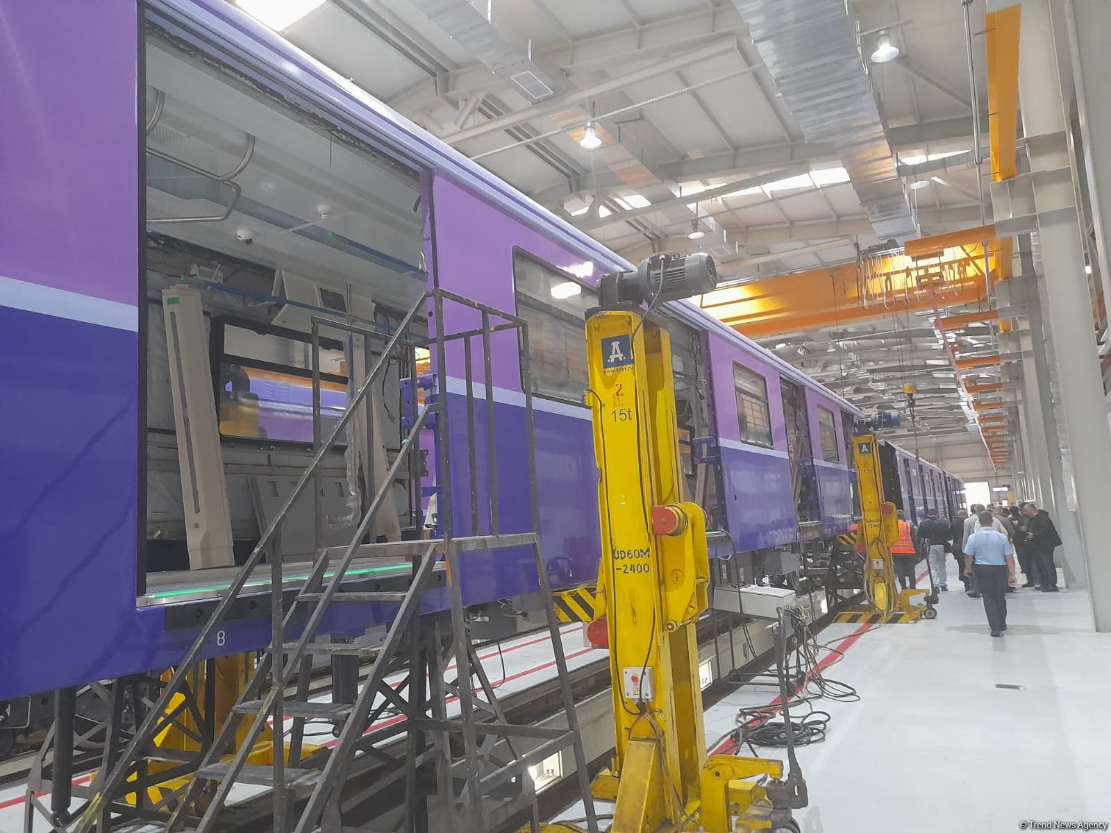 Azerbaijani media reps get first look at Baku's new metro trains (PHOTO)