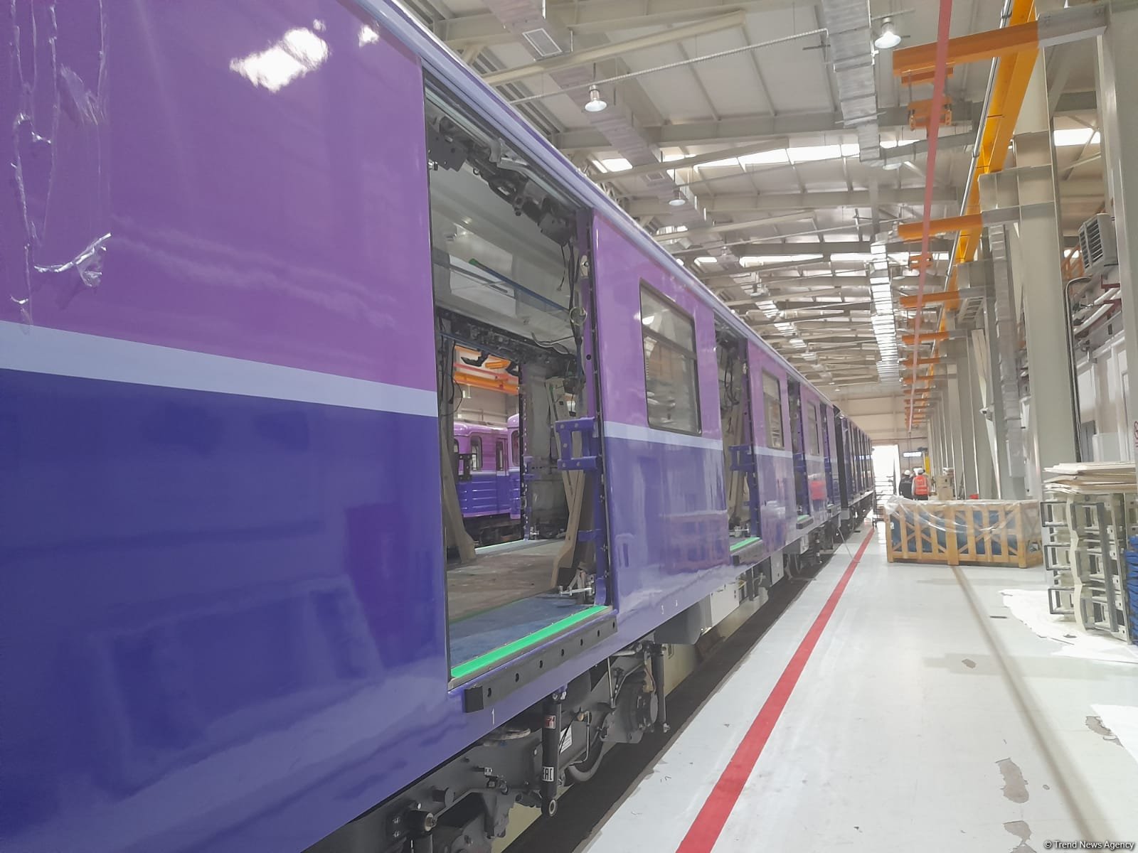Azerbaijani media reps get first look at Baku's new metro trains (PHOTO)
