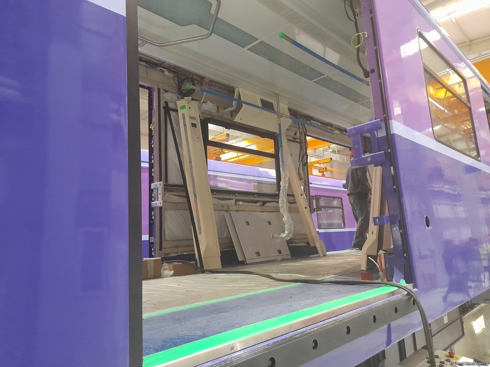 Azerbaijani media reps get first look at Baku's new metro trains (PHOTO)