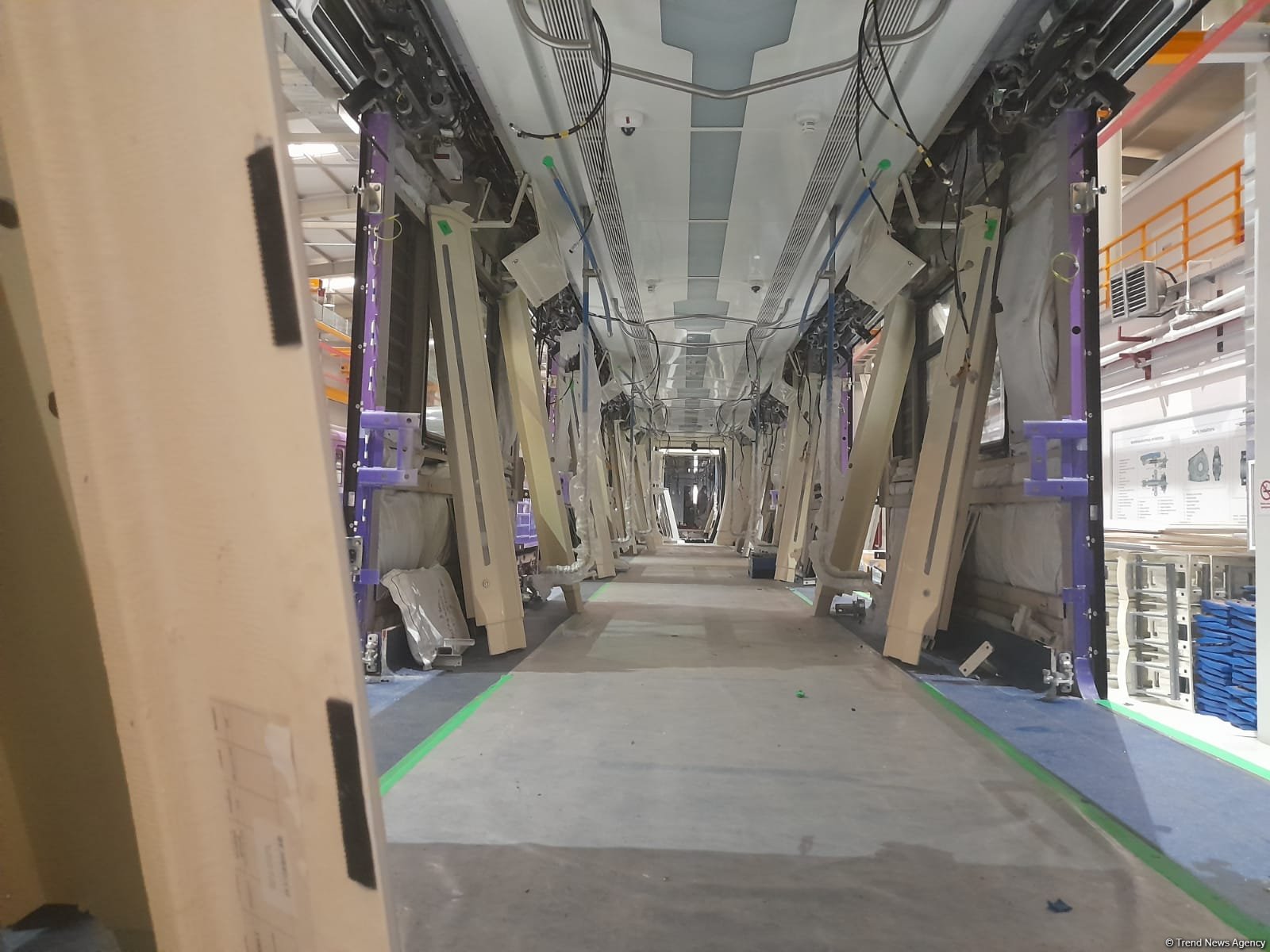 Azerbaijani media reps get first look at Baku's new metro trains (PHOTO)