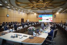 Azerbaijan's railroads chief holds discussions with Iranian counterpart (PHOTO)