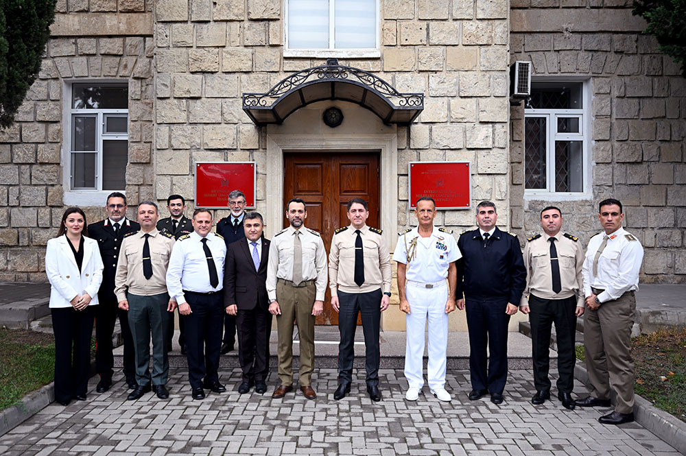 Azerbaijani army high-ranks engage in talks with their Italian opposite numbers