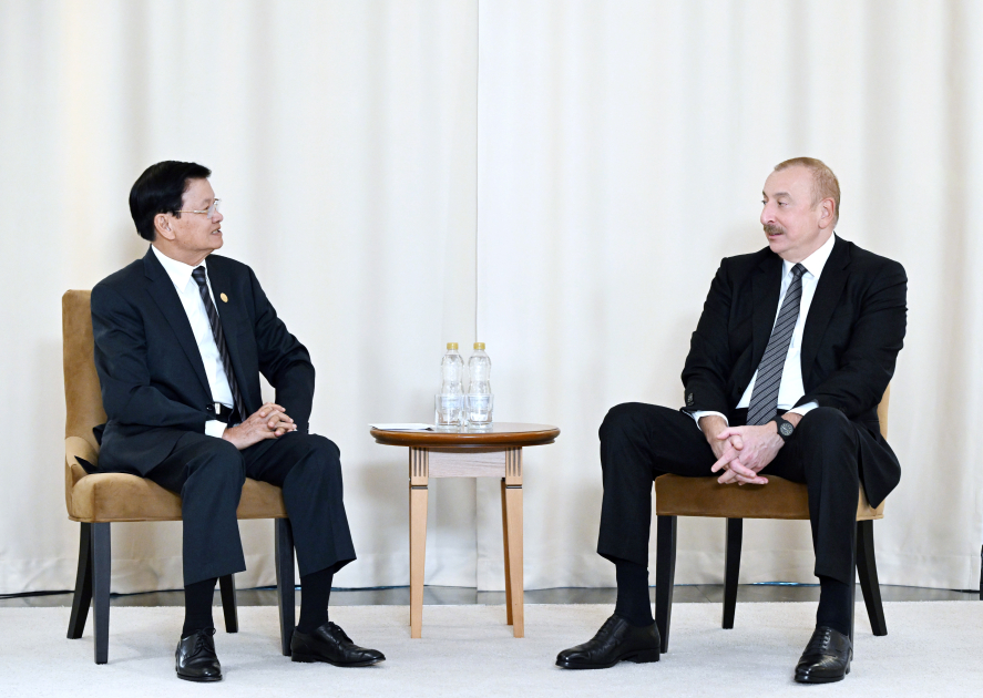 President Ilham Aliyev meets President of Laos in Russia's Kazan (PHOTO/VIDEO)