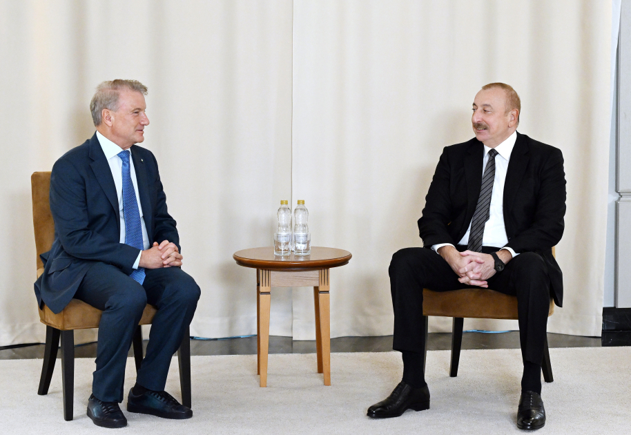 President Ilham Aliyev meets Sberbank chairman (PHOTO/VIDEO)