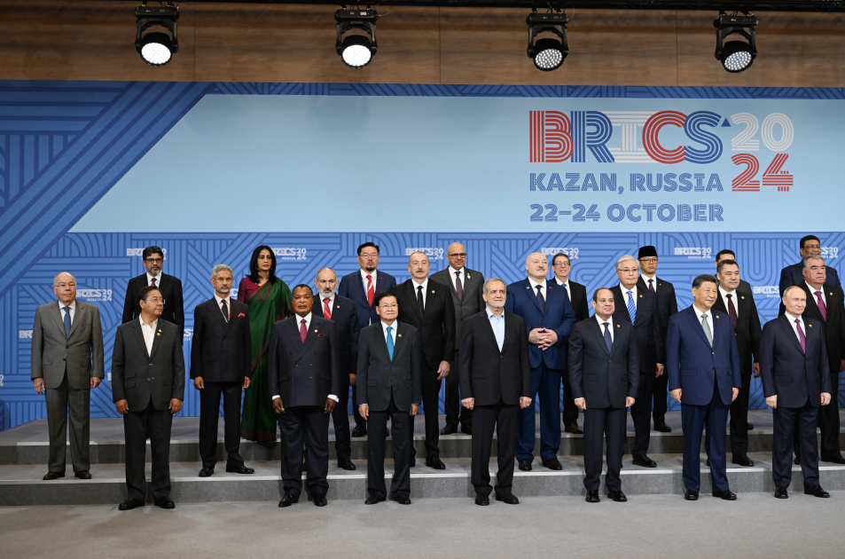 President Ilham Aliyev attends plenary session of 16th BRICS Summit in Kazan (PHOTO)