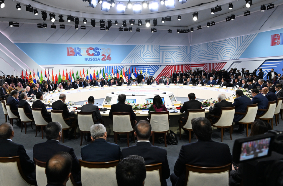 President Ilham Aliyev attends plenary session of 16th BRICS Summit in Kazan (PHOTO)