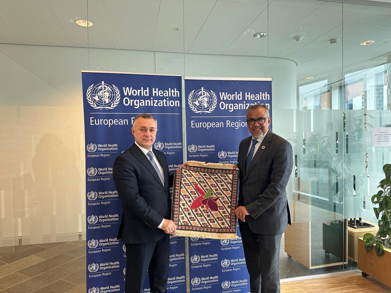 Azerbaijani health minister holds range of meetings within 74th session of WHO Regional Committee for Europe (PHOTO)