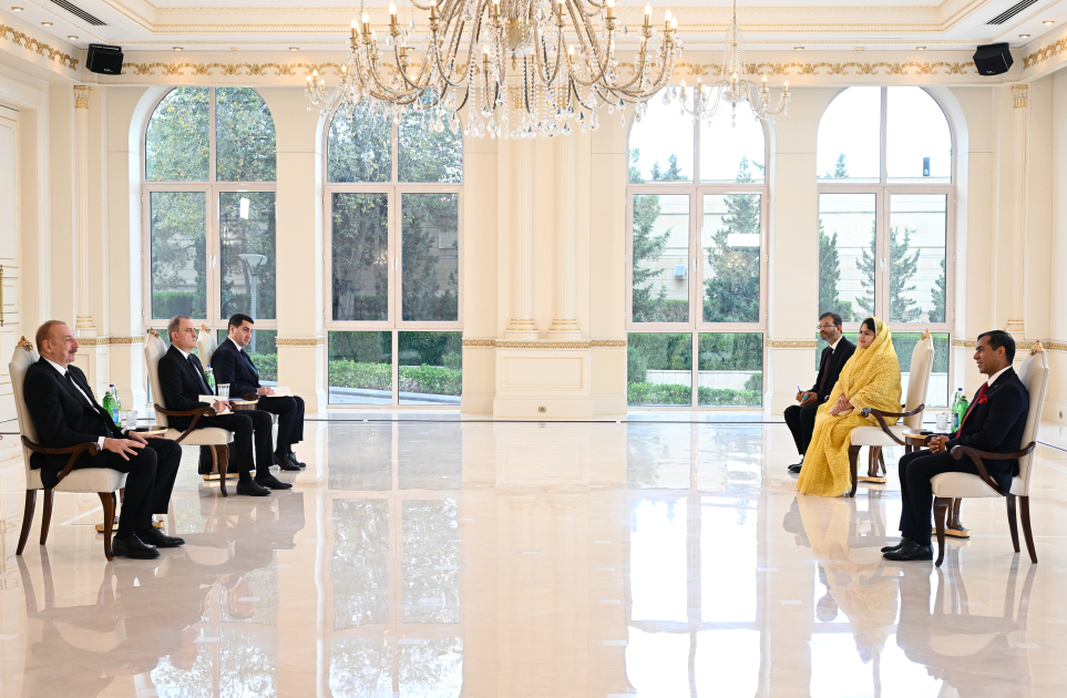 President Ilham Aliyev receives credentials of incoming ambassador of Bangladesh to Azerbaijan (PHOTO/VIDEO)