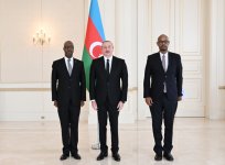 President Ilham Aliyev accepts credentials of incoming ambassador of Rwanda to Azerbaijan (PHOTO/VIDEO)