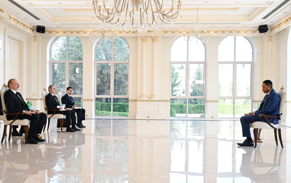 President Ilham Aliyev receives credentials of incoming ambassador of Democratic Republic of Congo to Azerbaijan
 (PHOTO/VIDEO)