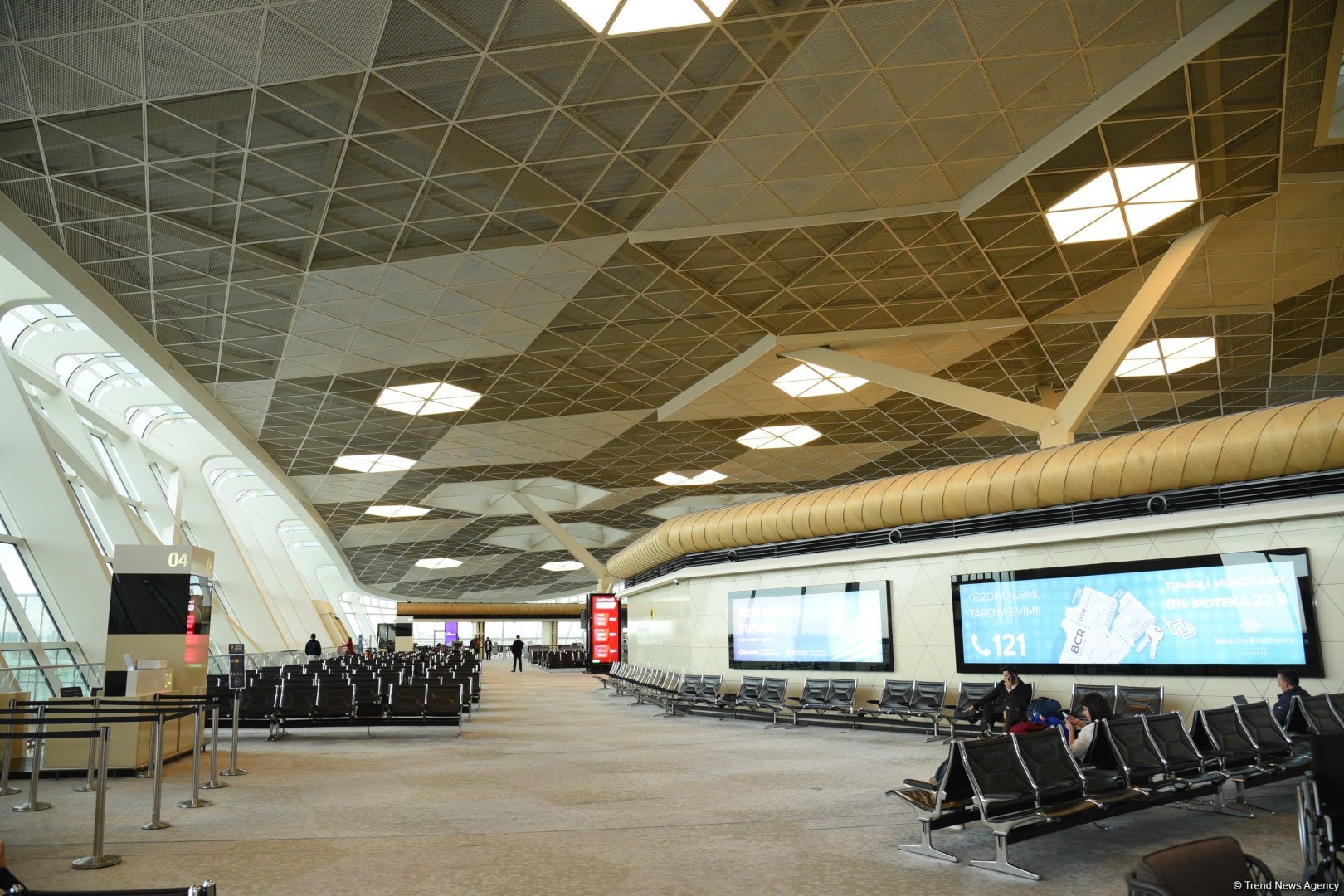 Heydar Aliyev International Airport hosts media tour in preparation for COP29 (PHOTO)
