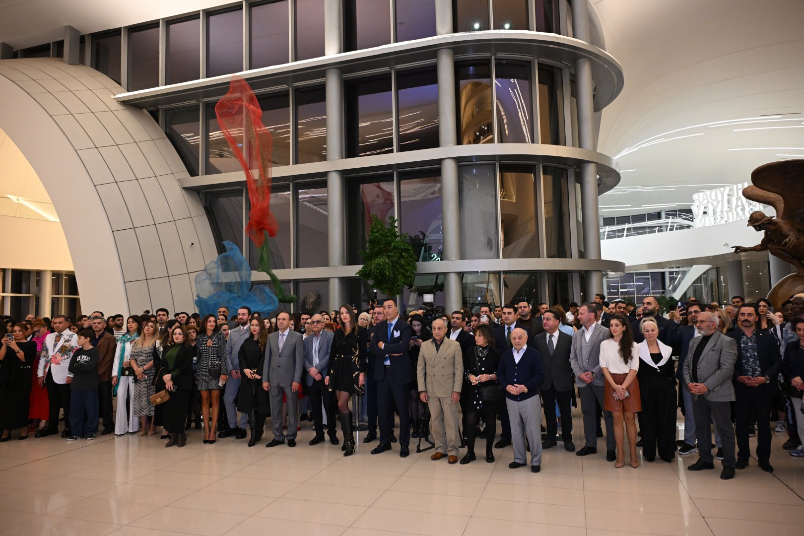 Heydar Aliyev Center hosts Lorenzo Quinn's 'Equilibrium in Nature' exhibition (PHOTO)