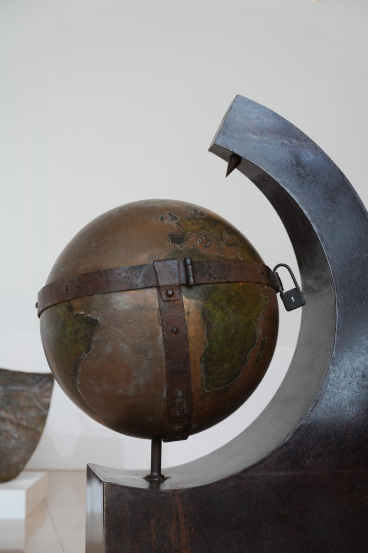 Heydar Aliyev Center hosts Lorenzo Quinn's 'Equilibrium in Nature' exhibition (PHOTO)