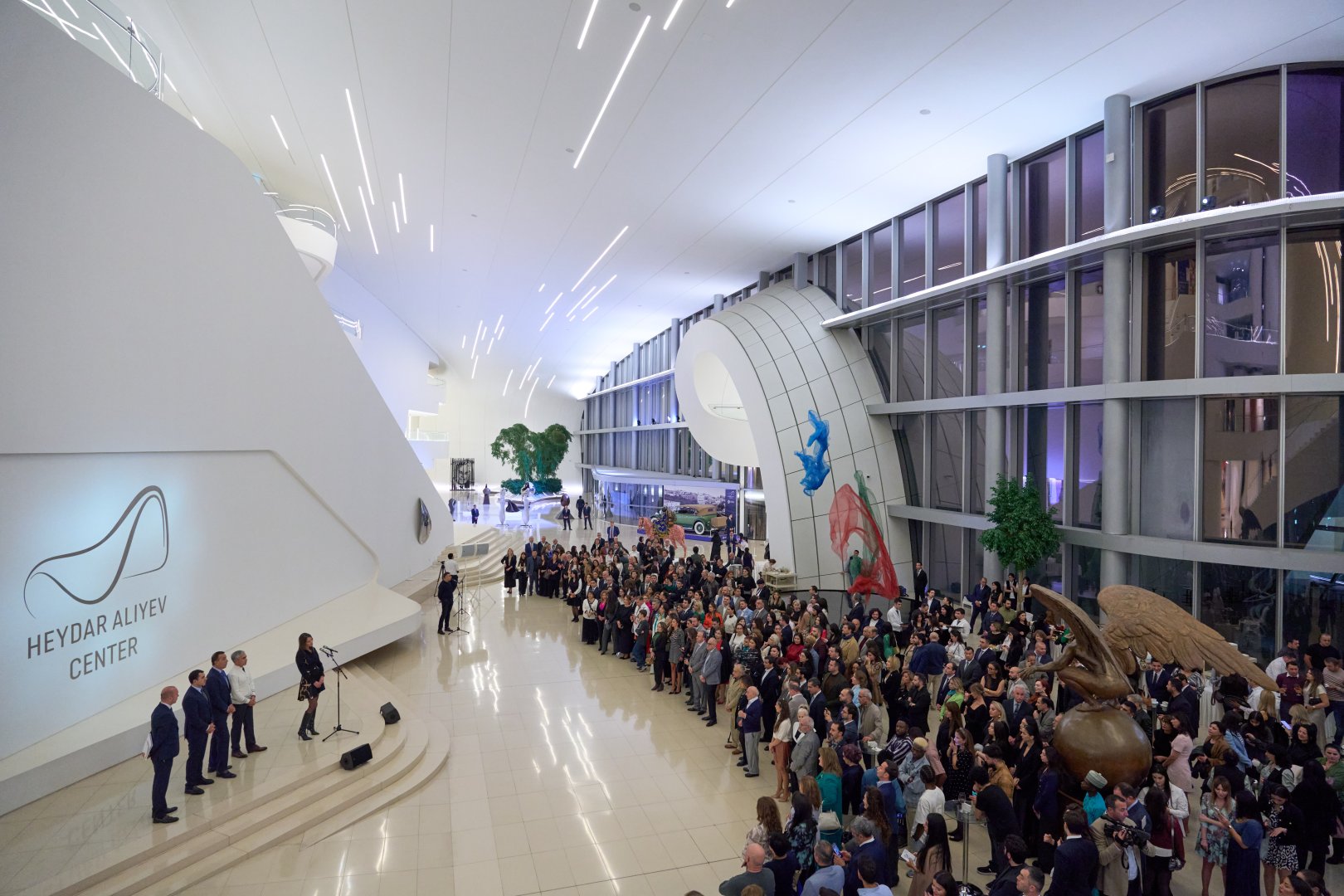 Heydar Aliyev Center hosts Lorenzo Quinn's 'Equilibrium in Nature' exhibition (PHOTO)
