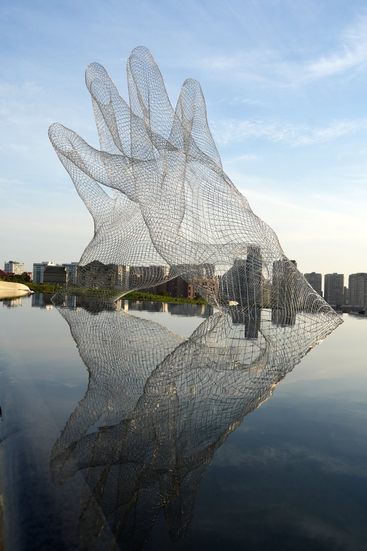Heydar Aliyev Center hosts Lorenzo Quinn's 'Equilibrium in Nature' exhibition (PHOTO)