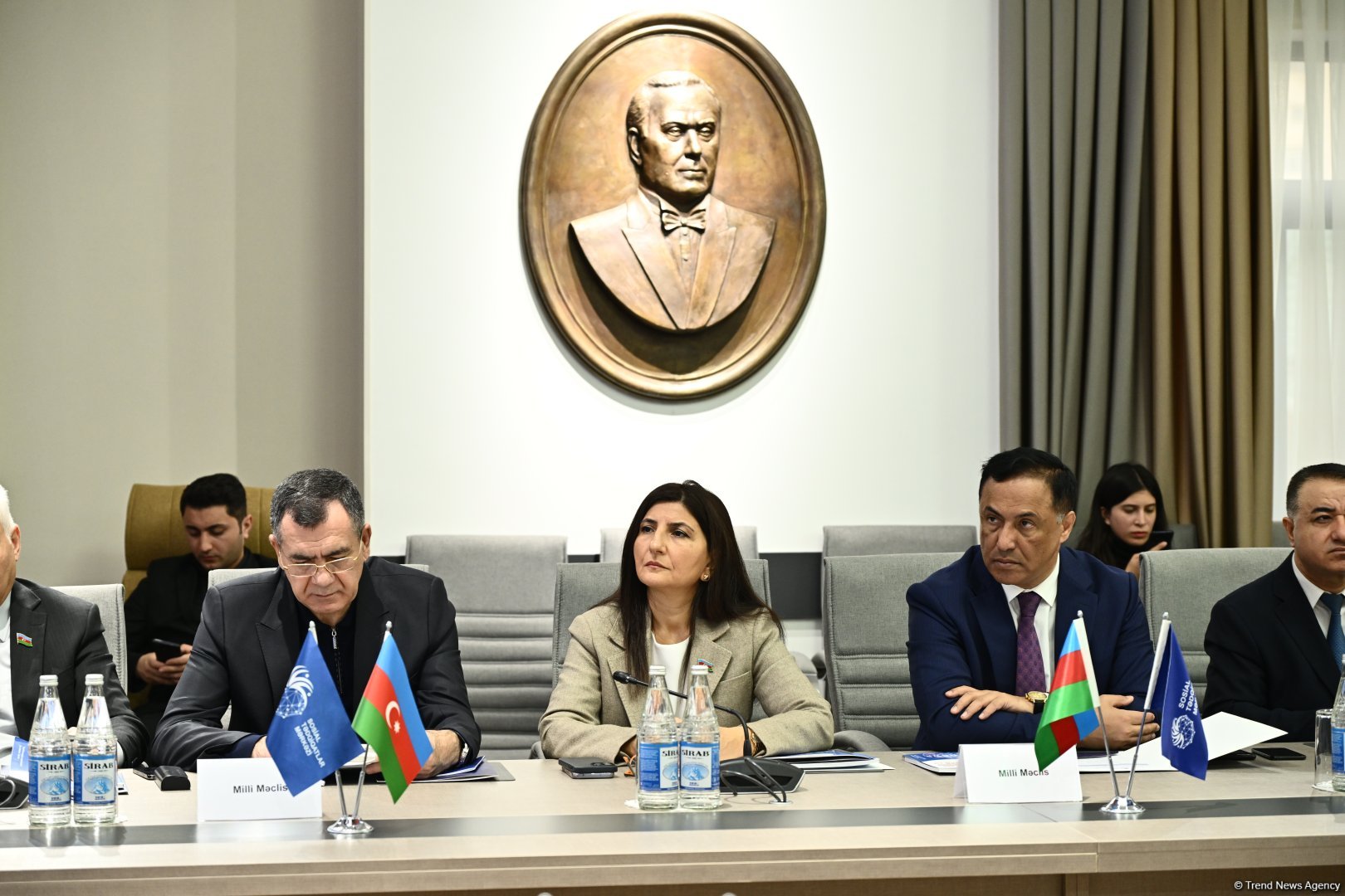 Azerbaijani Research Center hosts event on parliaments and global sanction trends (PHOTO)