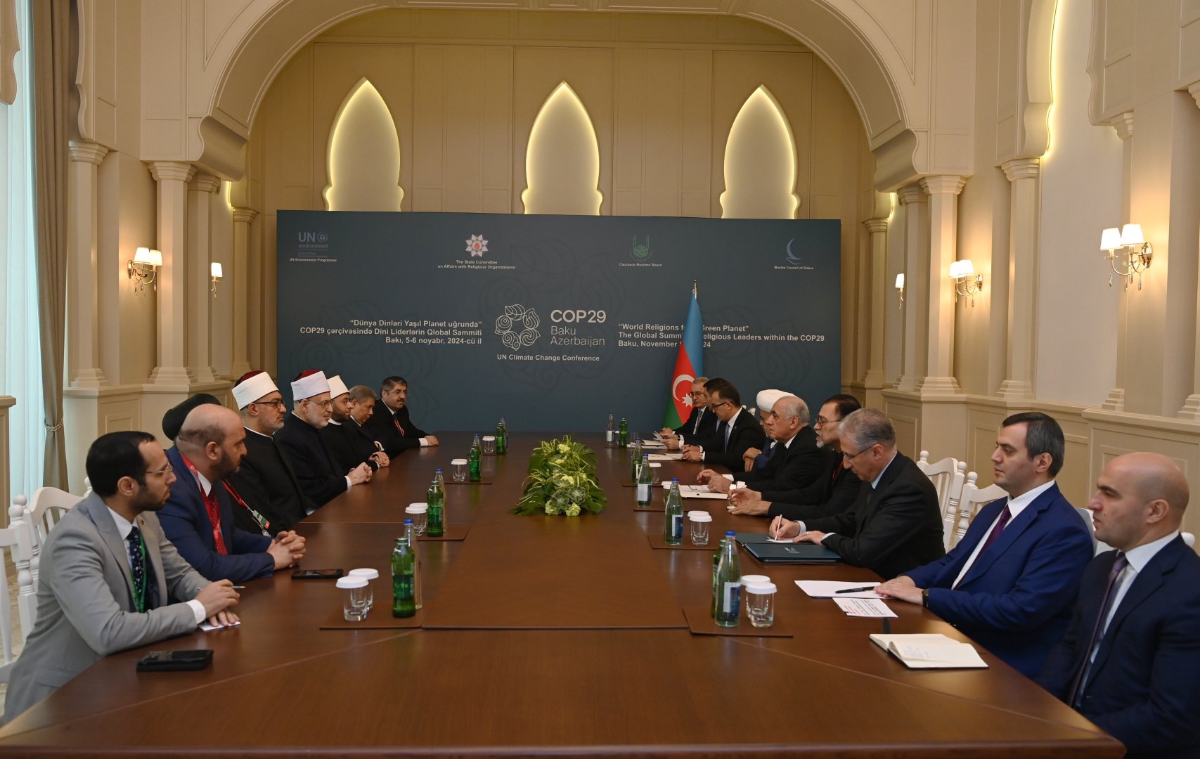 Azerbaijani PM meets attendees of Global Summit of Religious Leaders in Baku (PHOTO)