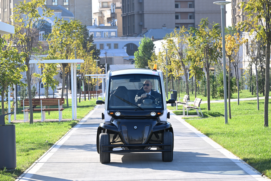 President Ilham Aliyev attends inauguration of third section of Central Park in Baku (PHOTO/VIDEO)
