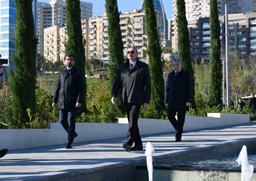 President Ilham Aliyev attends inauguration of third section of Central Park in Baku (PHOTO/VIDEO)