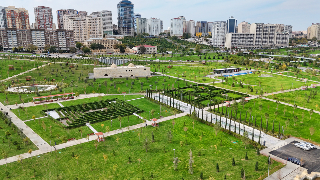 President Ilham Aliyev attends inauguration of third section of Central Park in Baku (PHOTO/VIDEO)