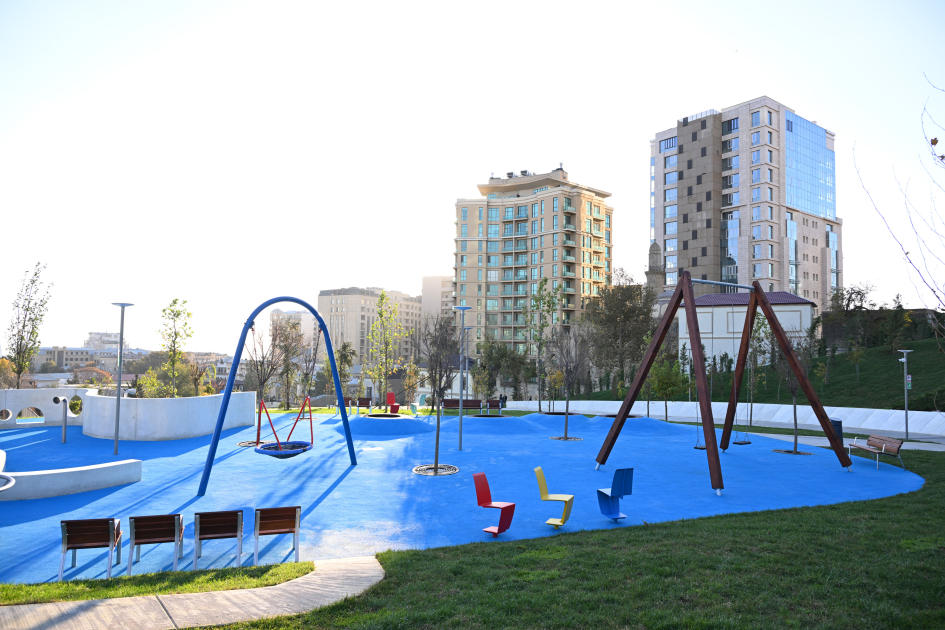 President Ilham Aliyev attends inauguration of third section of Central Park in Baku (PHOTO/VIDEO)