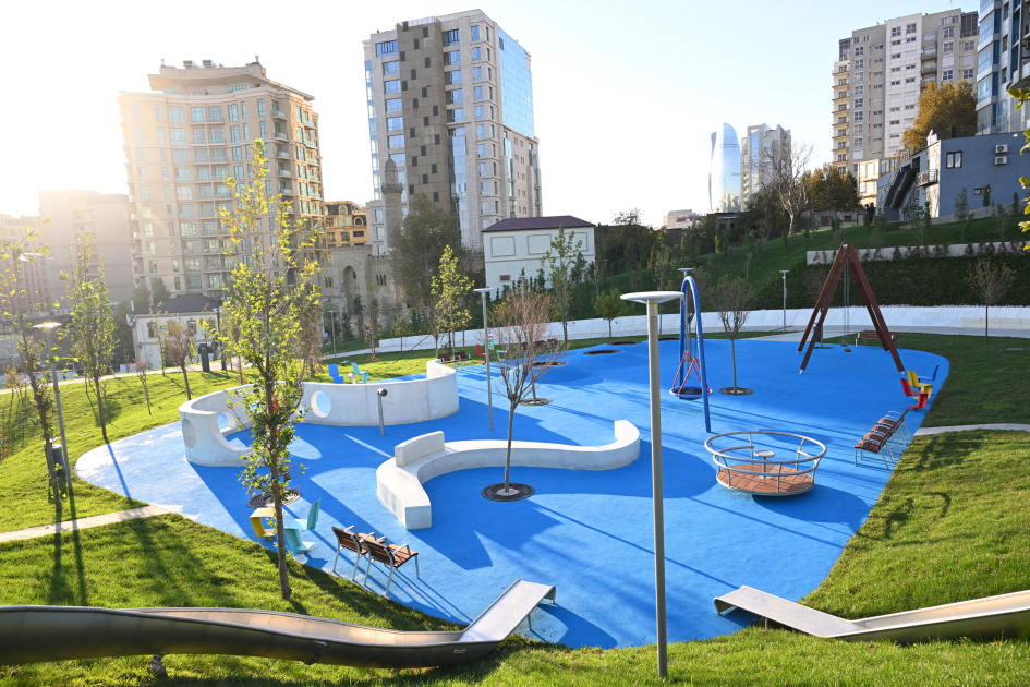 President Ilham Aliyev attends inauguration of third section of Central Park in Baku (PHOTO/VIDEO)