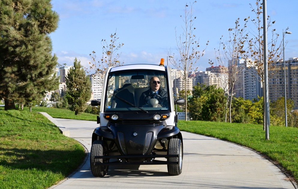 President Ilham Aliyev attends inauguration of third section of Central Park in Baku (PHOTO/VIDEO)
