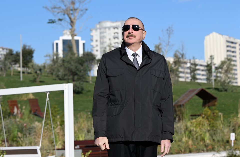 President Ilham Aliyev attends inauguration of third section of Central Park in Baku (PHOTO/VIDEO)
