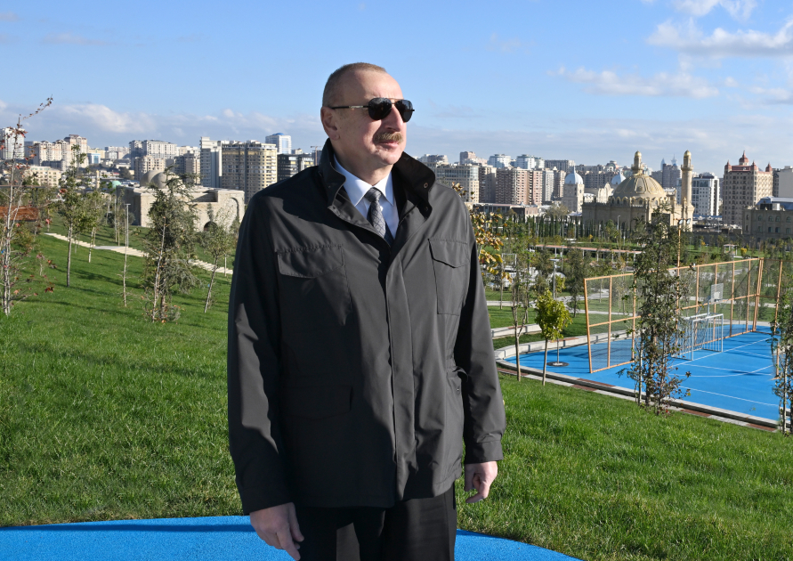 President Ilham Aliyev attends inauguration of third section of Central Park in Baku (PHOTO/VIDEO)