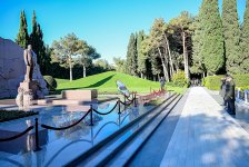 Azerbaijan's MoD visits graves of National Leader, Martyrs ahead of Victory Day (PHOTO)