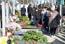 Azerbaijan's MoD visits graves of National Leader, Martyrs ahead of Victory Day (PHOTO)