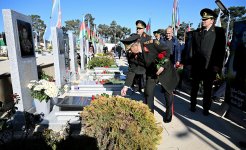 Azerbaijan's MoD visits graves of National Leader, Martyrs ahead of Victory Day (PHOTO)