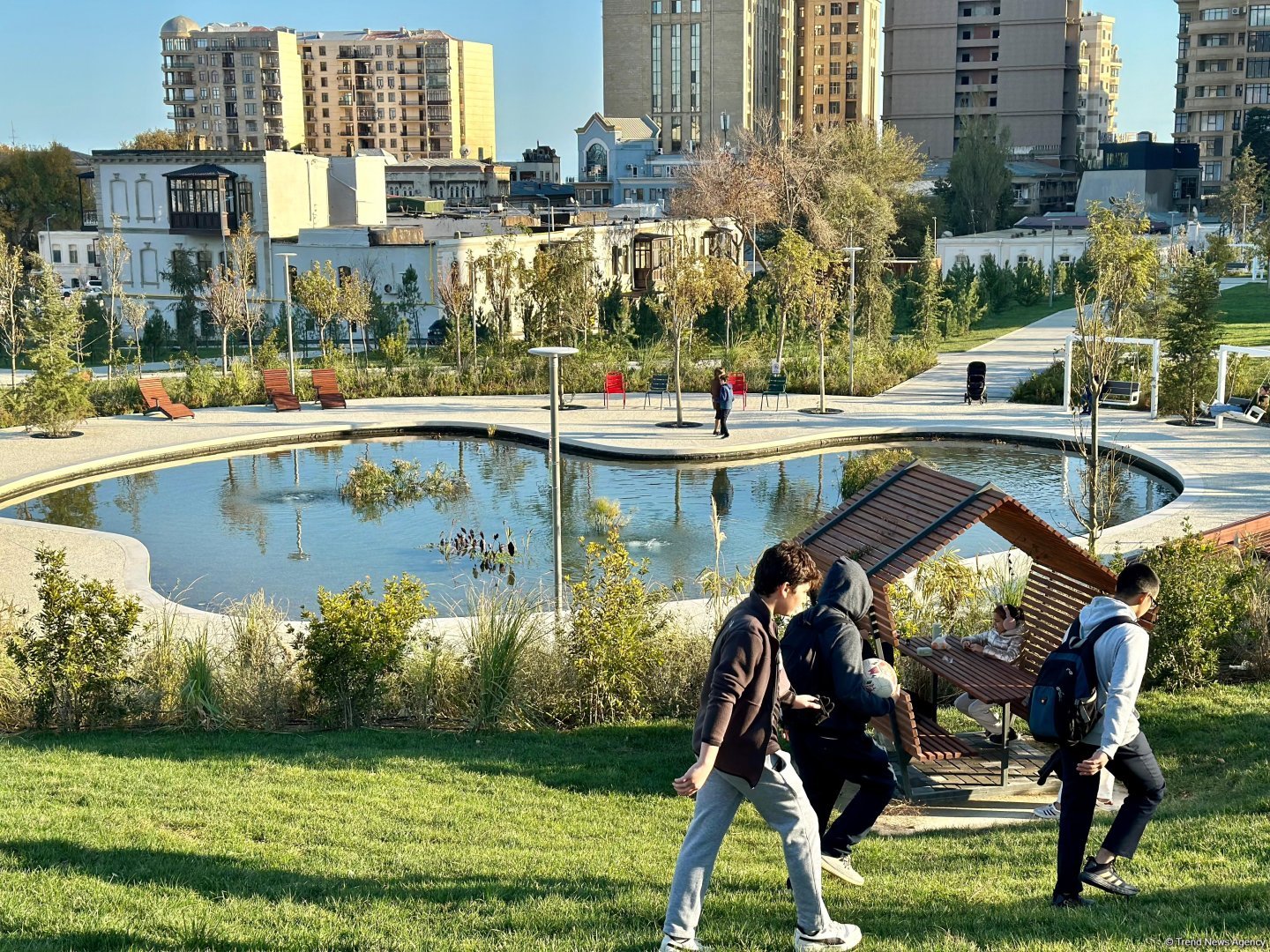 Azerbaijan airs photoshoot from third section of Central Park in Baku