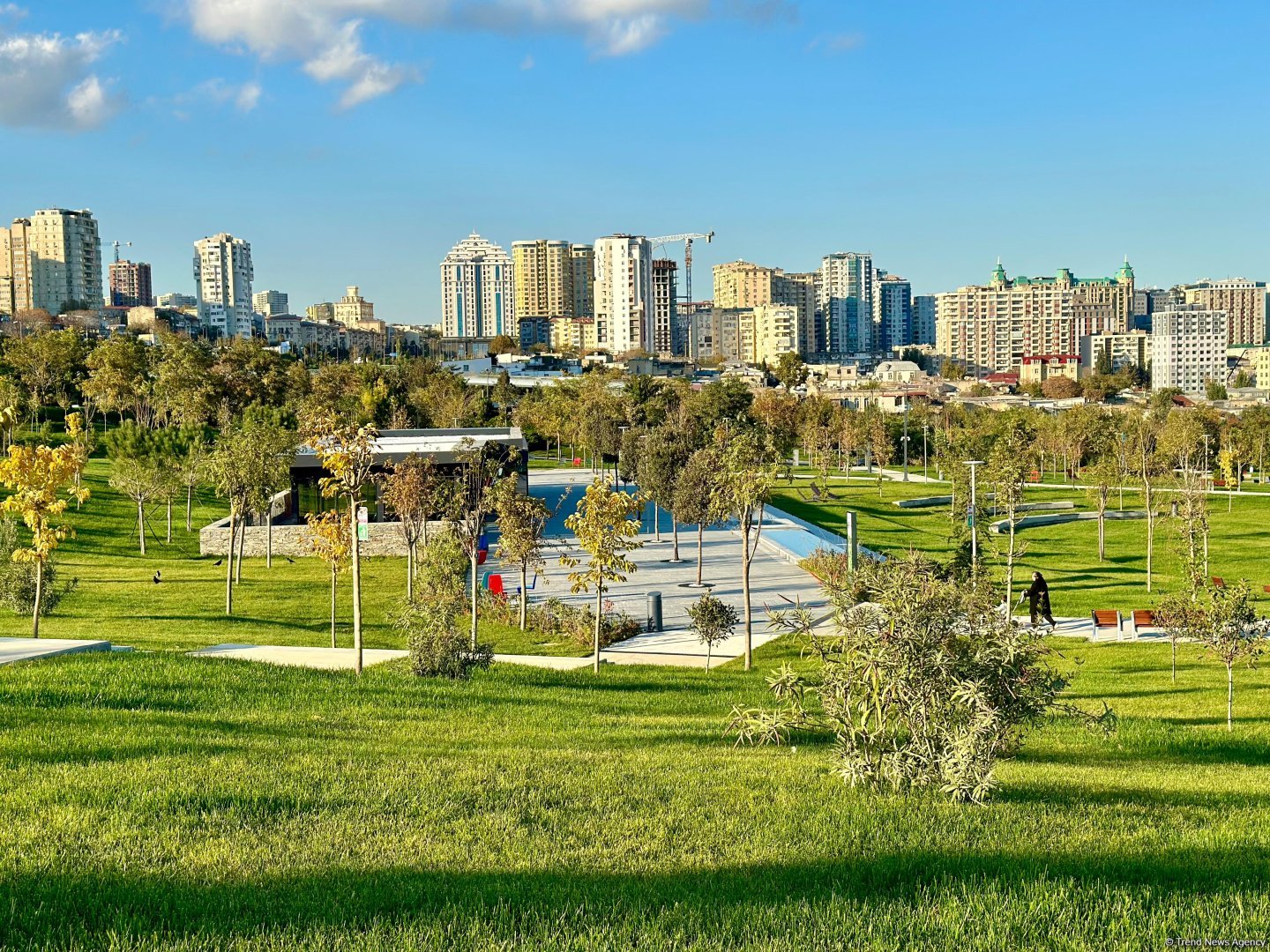 Azerbaijan airs photoshoot from third section of Central Park in Baku