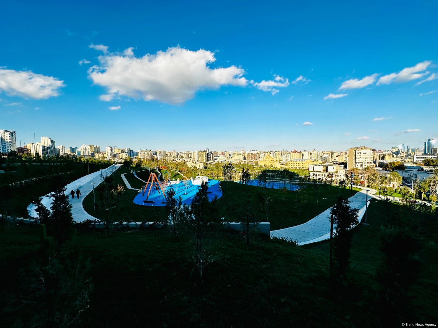 Azerbaijan airs photoshoot from third section of Central Park in Baku