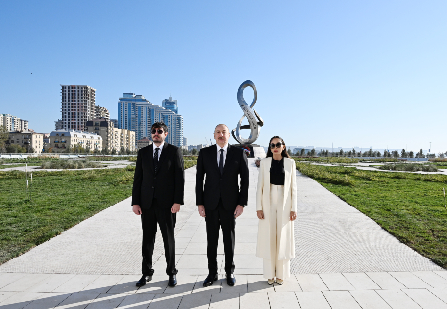 President Ilham Aliyev, First Lady Mehriban Aliyeva attend opening of Victory Park in Baku (PHOTO/VIDEO)