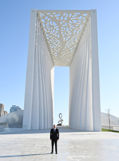 President Ilham Aliyev, First Lady Mehriban Aliyeva attend opening of Victory Park in Baku (PHOTO/VIDEO)