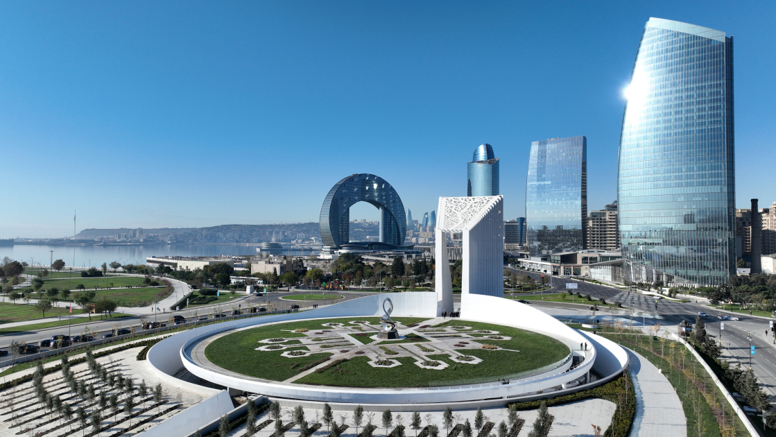 President Ilham Aliyev, First Lady Mehriban Aliyeva attend opening of Victory Park in Baku (PHOTO/VIDEO)