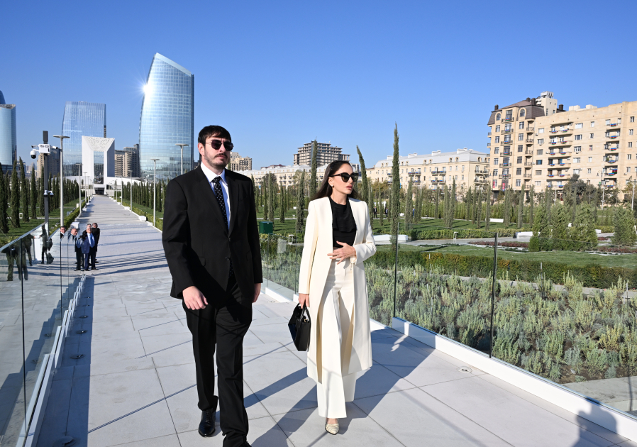 President Ilham Aliyev, First Lady Mehriban Aliyeva attend opening of Victory Park in Baku (PHOTO/VIDEO)