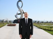 President Ilham Aliyev, First Lady Mehriban Aliyeva attend opening of Victory Park in Baku (PHOTO/VIDEO)