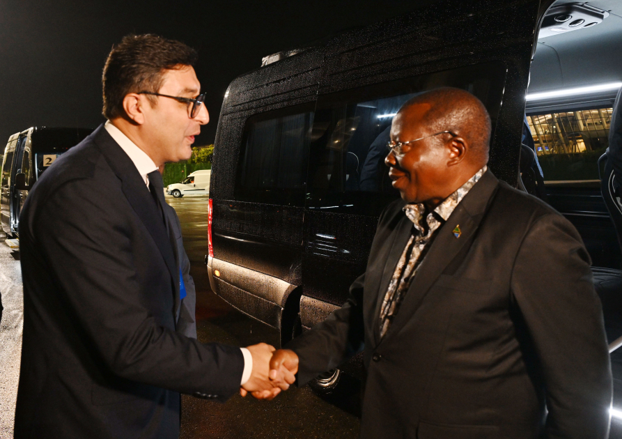 Vice President of Tanzania arrives in Azerbaijan (PHOTO)