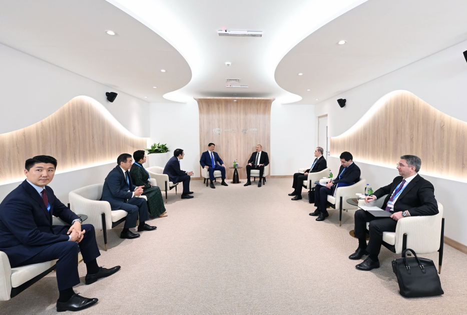 President Ilham Aliyev meets with President of Mongolia (PHOTO/VIDEO)