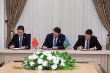 Azerbaijan's Ministry of Energy signs documents on cooperation in field of renewable energy with Chinese companies (PHOTO)