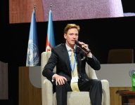 COP29 hosts panel discussion on business, investment, philanthropy (PHOTO)
