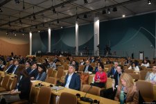 COP29 hosts panel discussion on business, investment, philanthropy (PHOTO)