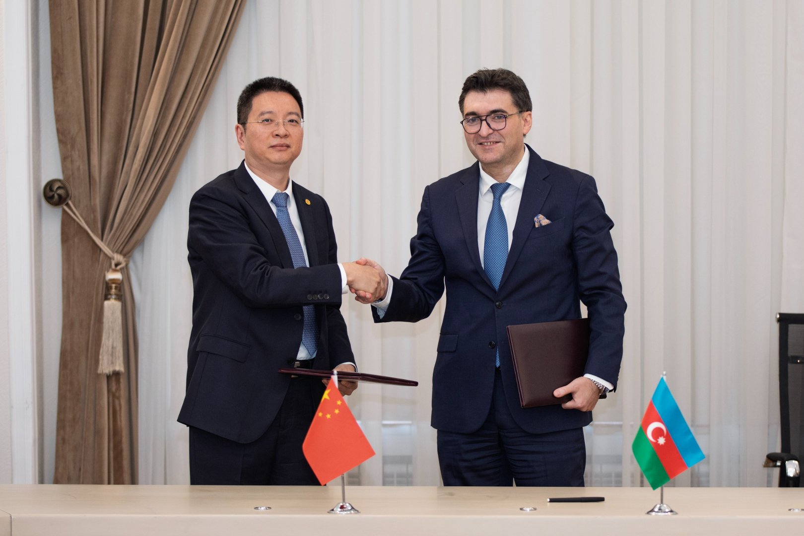 Azerbaijan's Ministry of Energy signs documents on cooperation in field of renewable energy with Chinese companies (PHOTO)